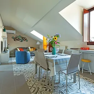 Renovated Penthouse Duomo & Via Torino Appartement Milaan