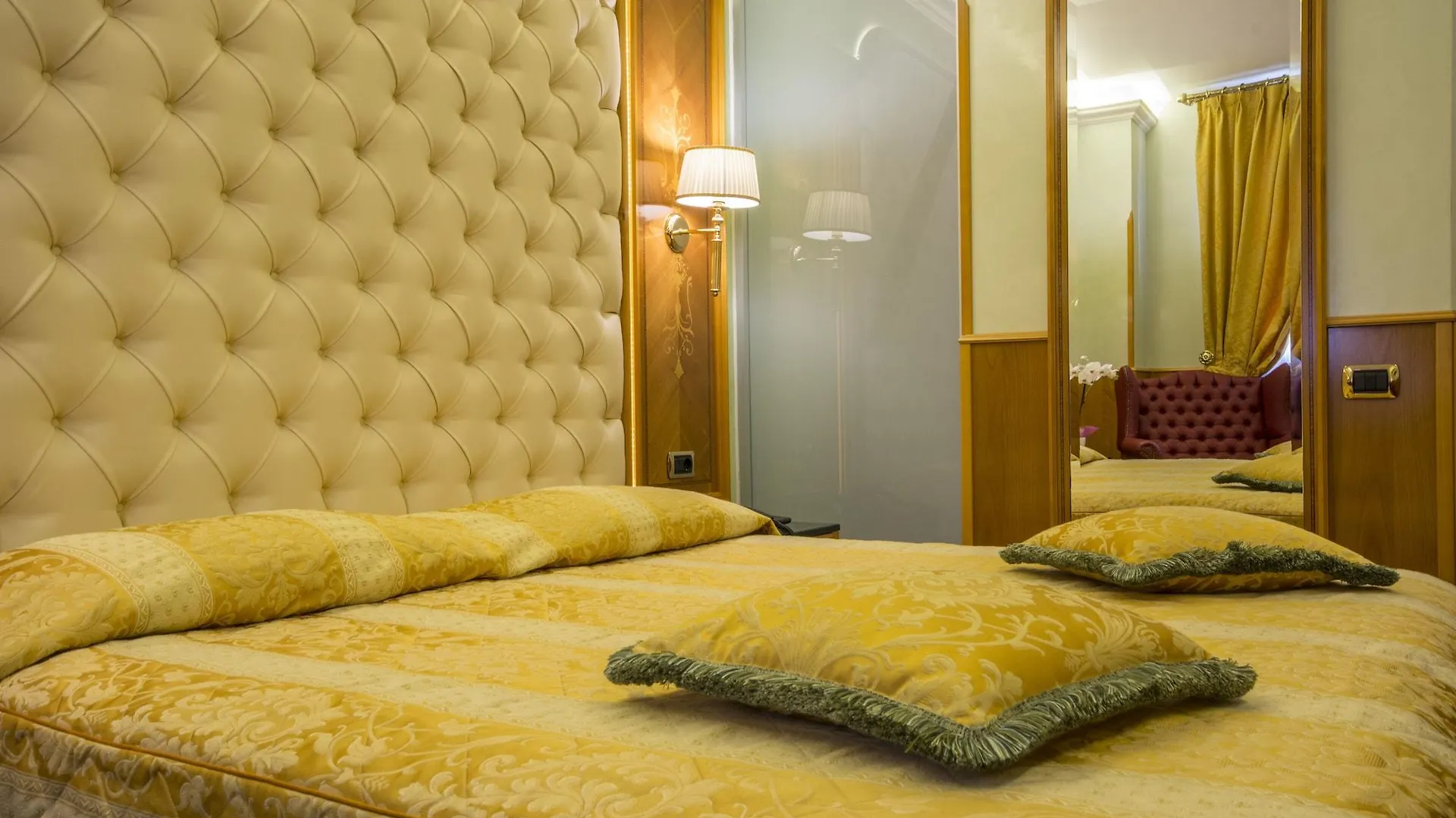 ****  Hotel Vittoria Milán Italia