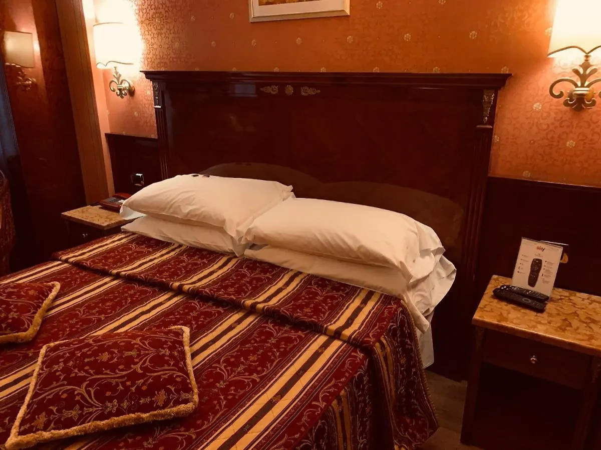 ****  Hotel Vittoria Milán Italia