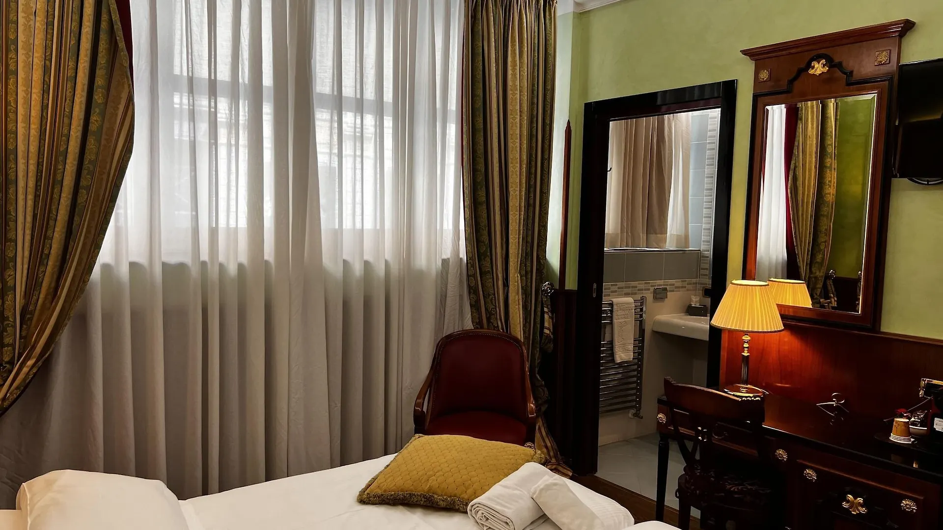 ****  Hotel Vittoria Milán Italia